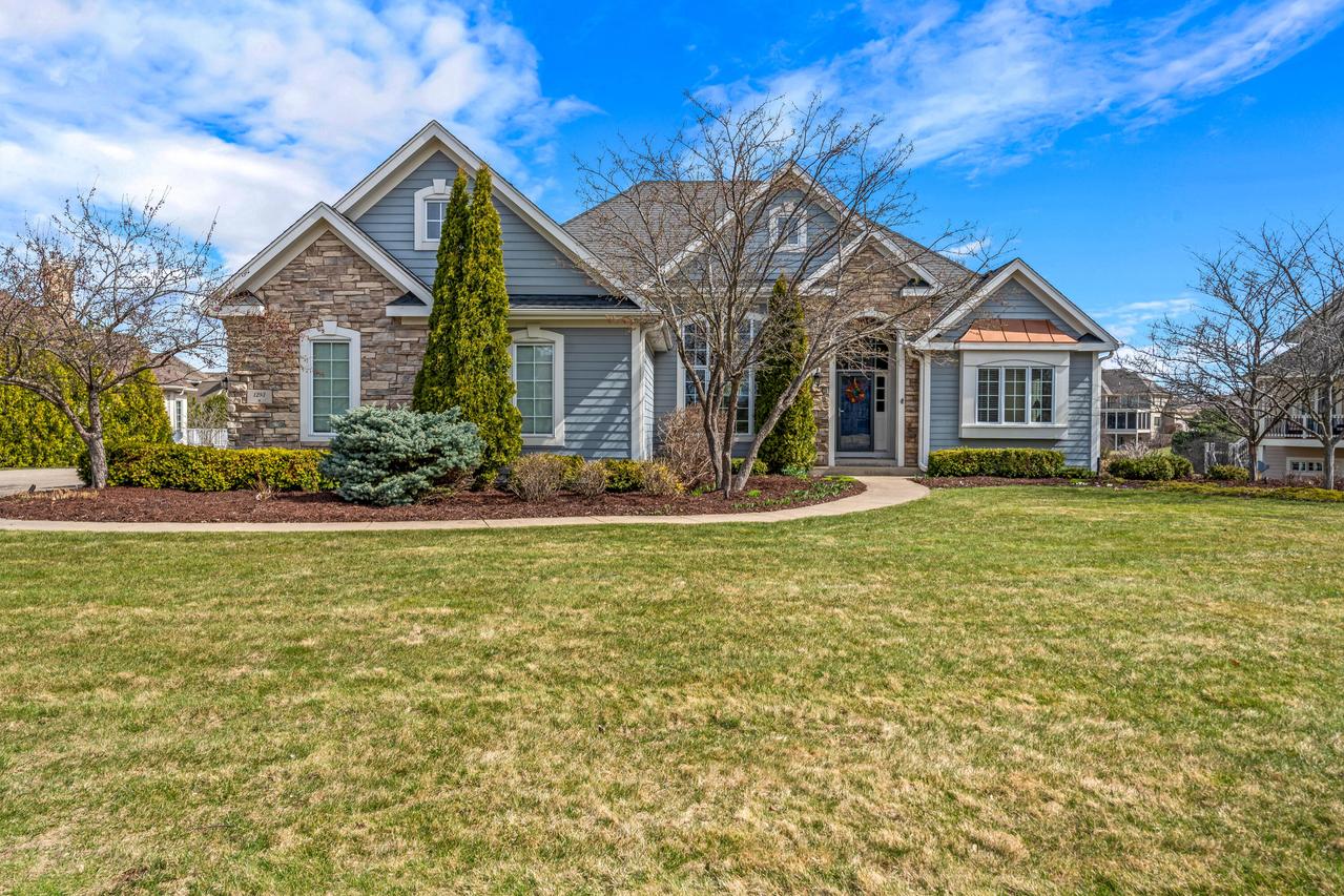 1293 Mary Hill, Hartland, WI 53029