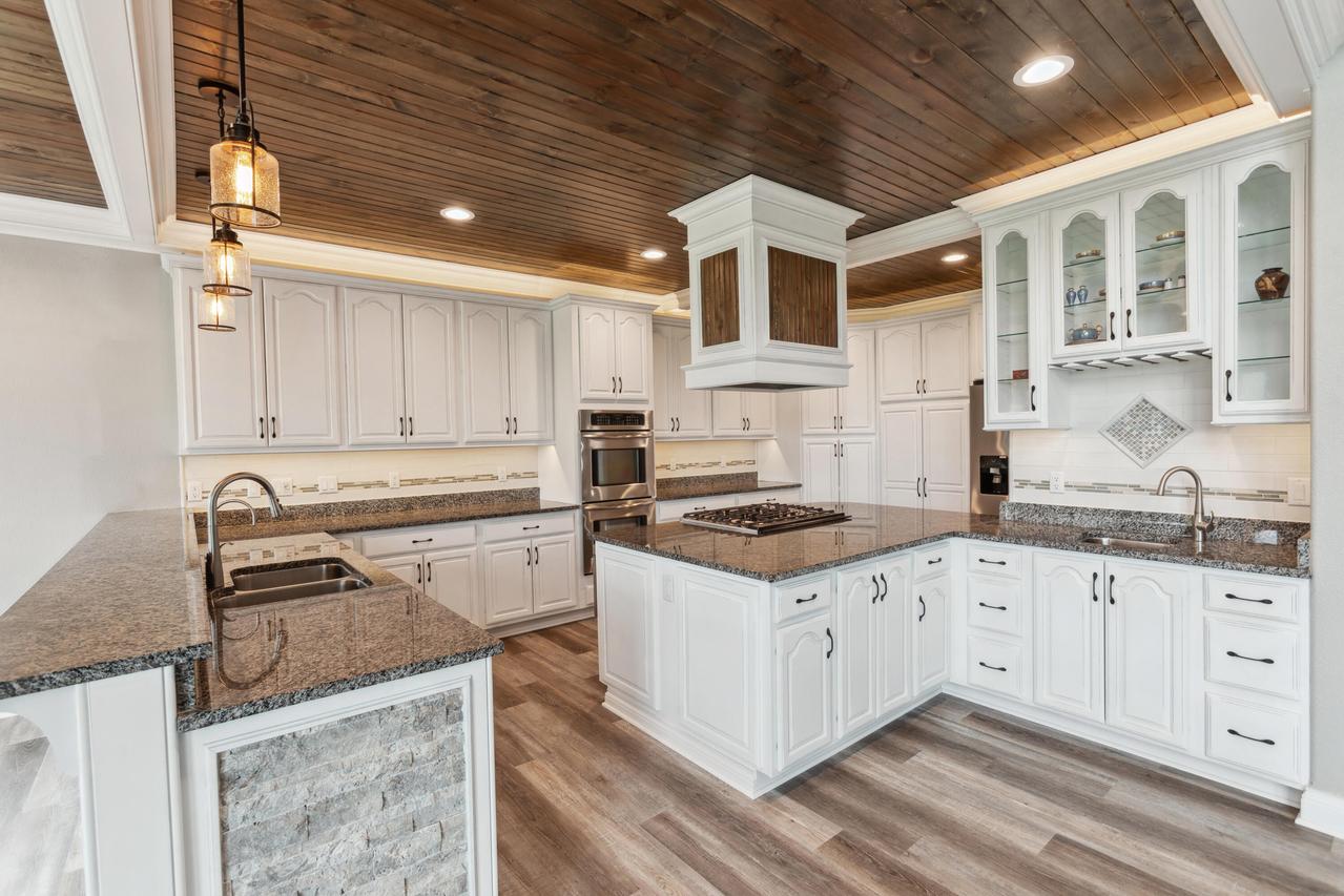 1561 Prestwick Dr, Geneva, WI 53147