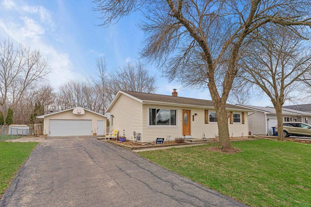 640 Mckinley Ave, Omro, WI 54963