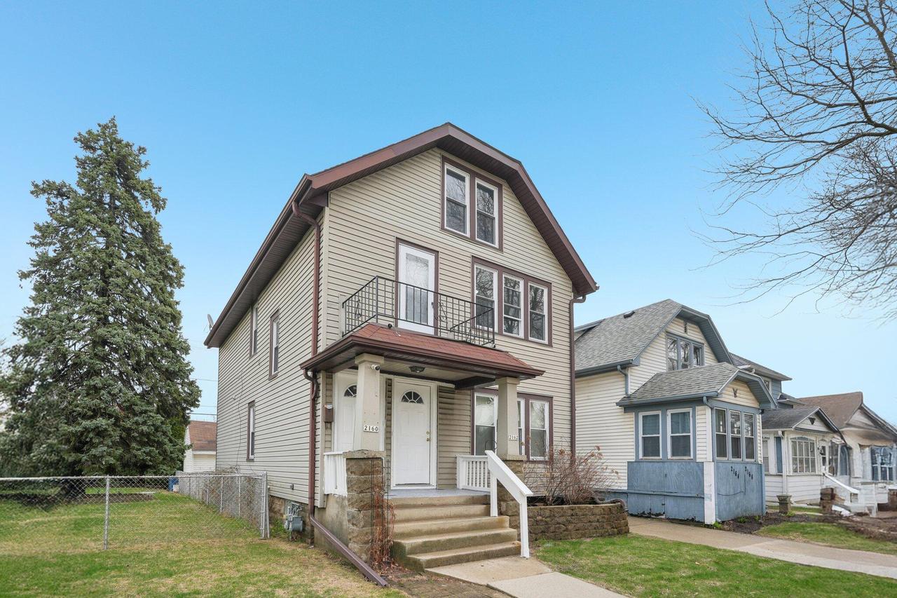 2160 S 84th St, West Allis, WI 53227