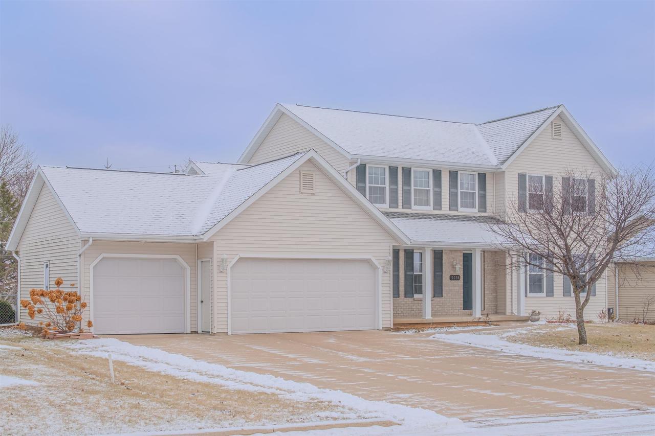 5356 W Pleasant Way, Grand Chute, WI 54913