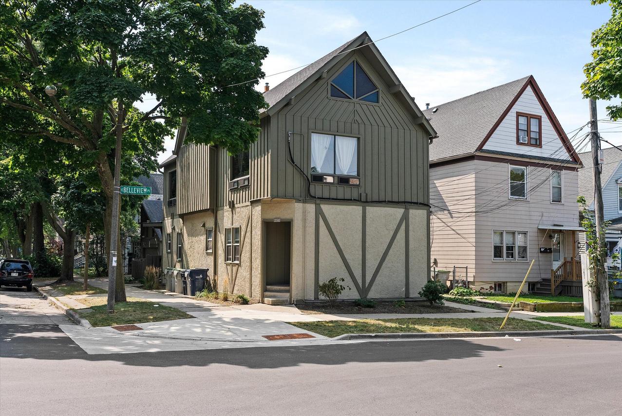 1631 E Belleview Pl #1633, Milwaukee, WI 53211