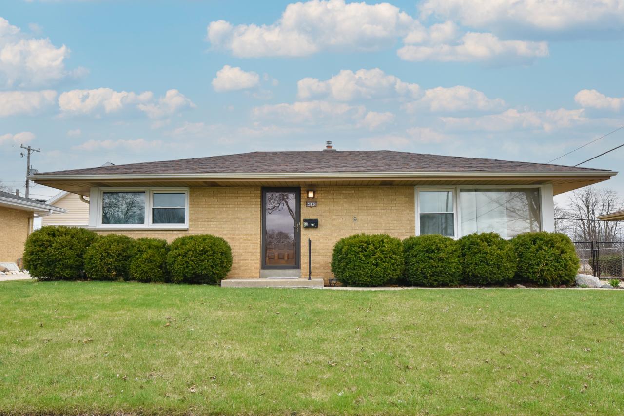 6040 N 95th St, Milwaukee, WI 53225