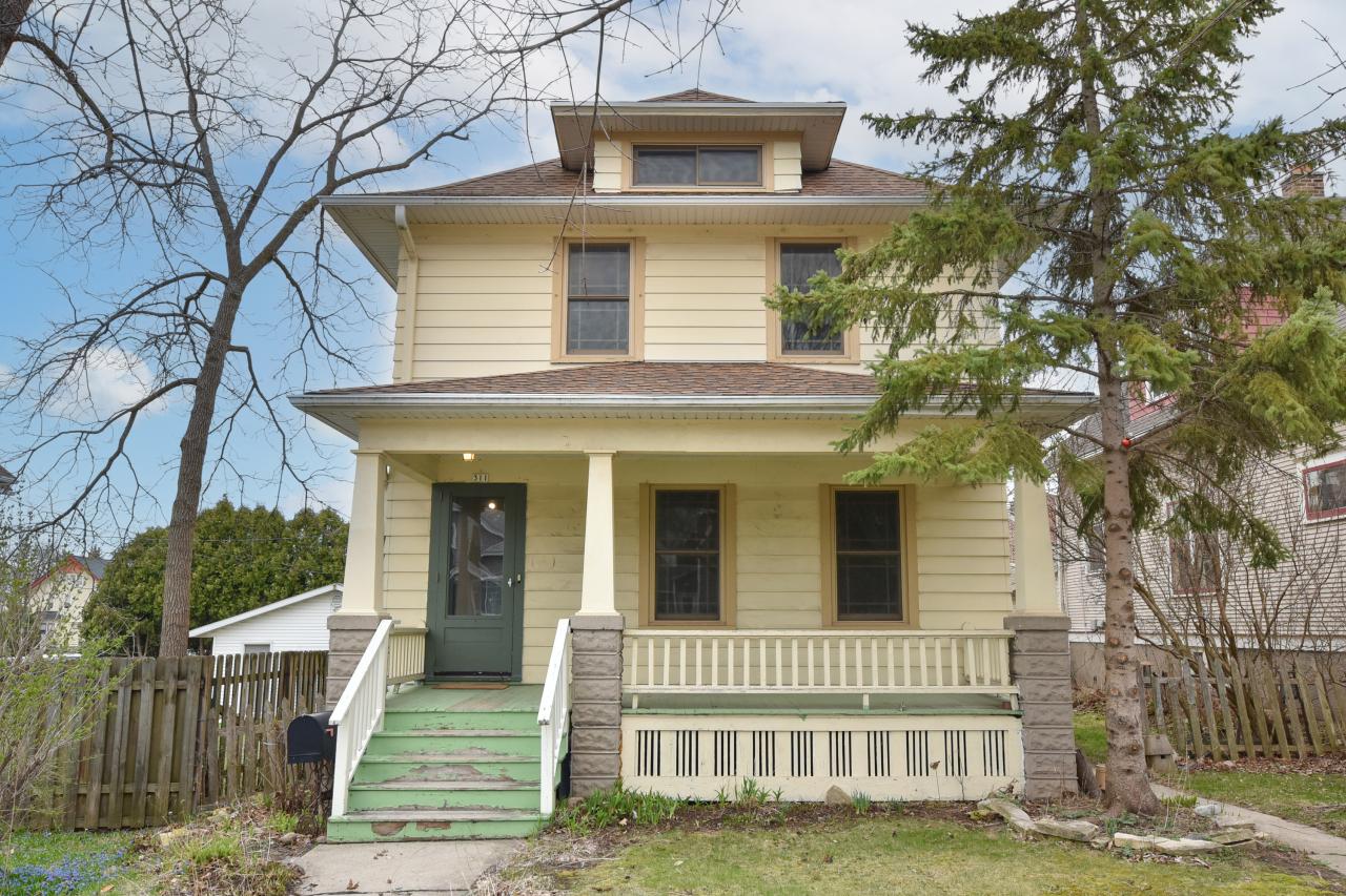 311 S 7th Ave, West Bend, WI 53095