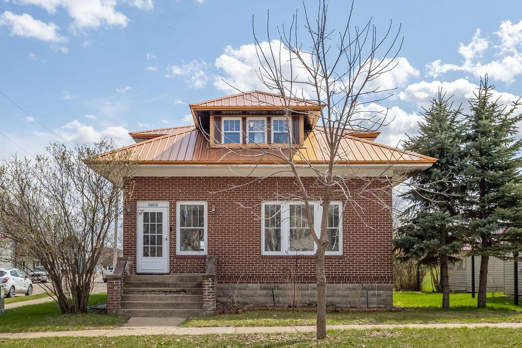 23913 Washington St, Independence, WI 54747