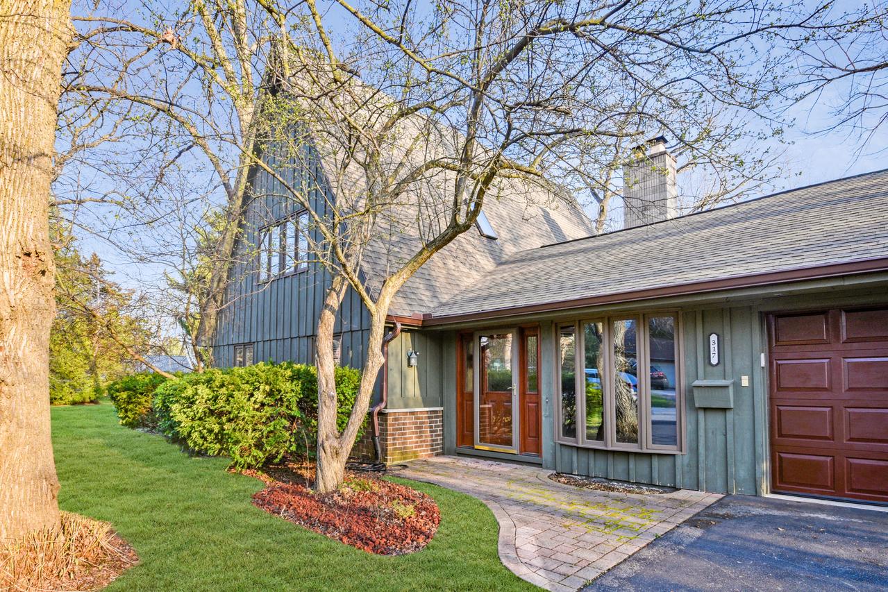 317 West St, Thiensville, WI 53092