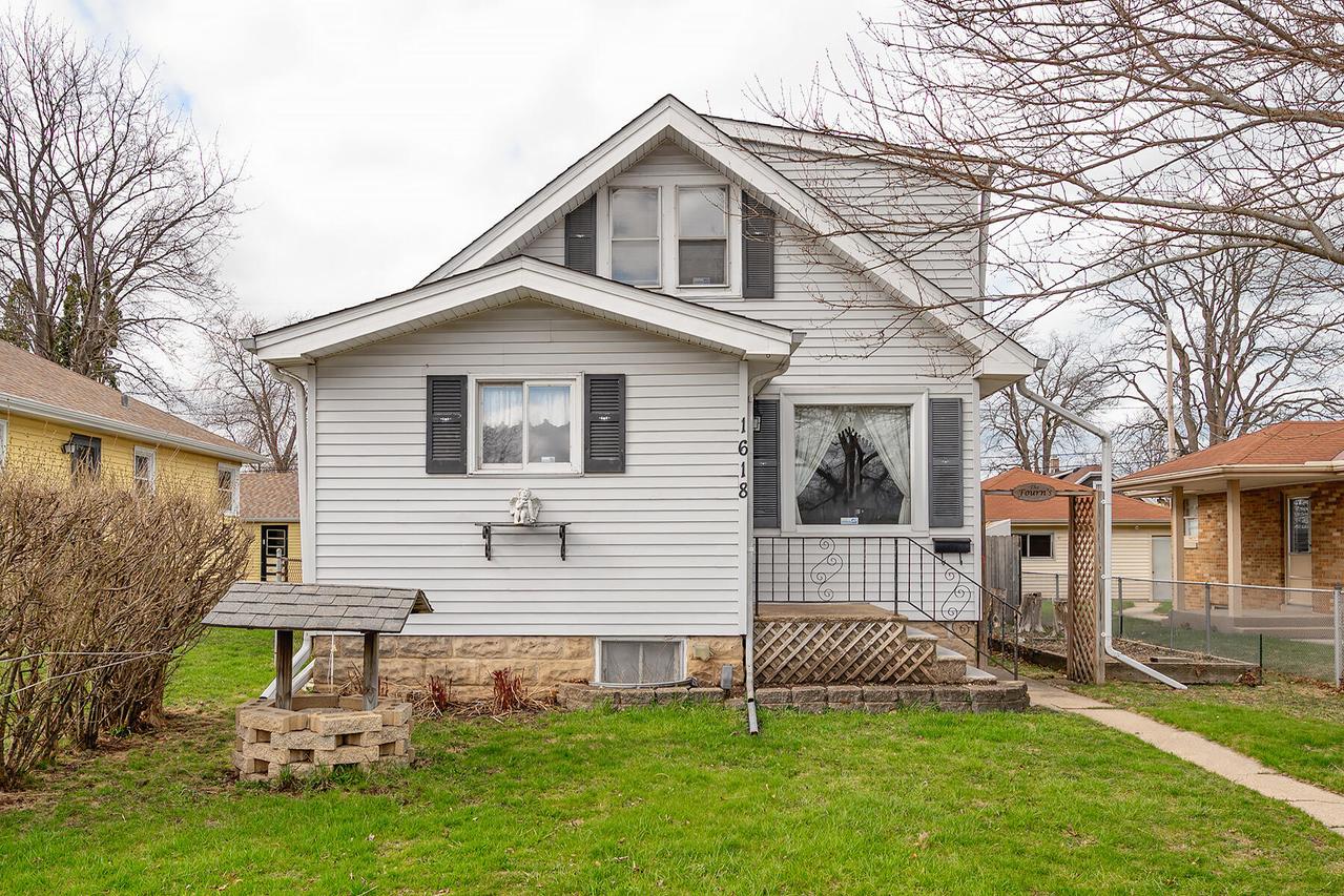 1618 Madison Ave, South Milwaukee, WI 53172