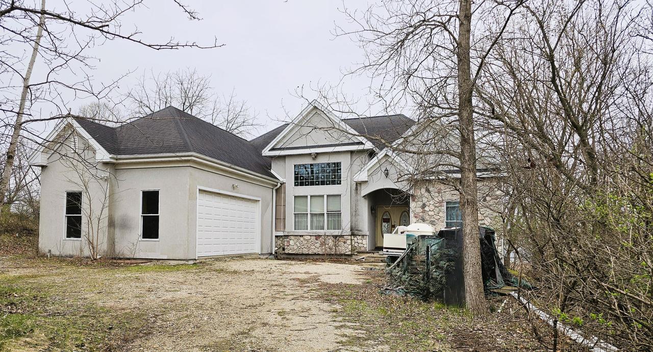 1835 N Davies Dr, Summit, WI 53066