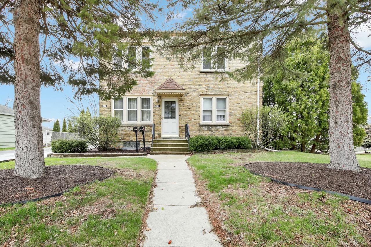 5817 S Hately Ave #5819, Cudahy, WI 53110