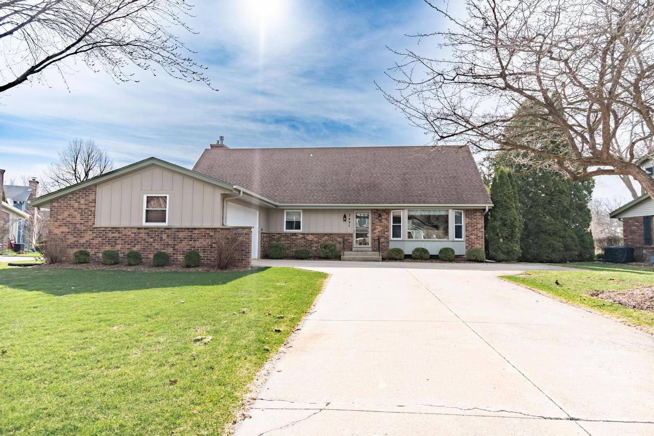 3451 Oak Tree Ln, Racine, WI 53405