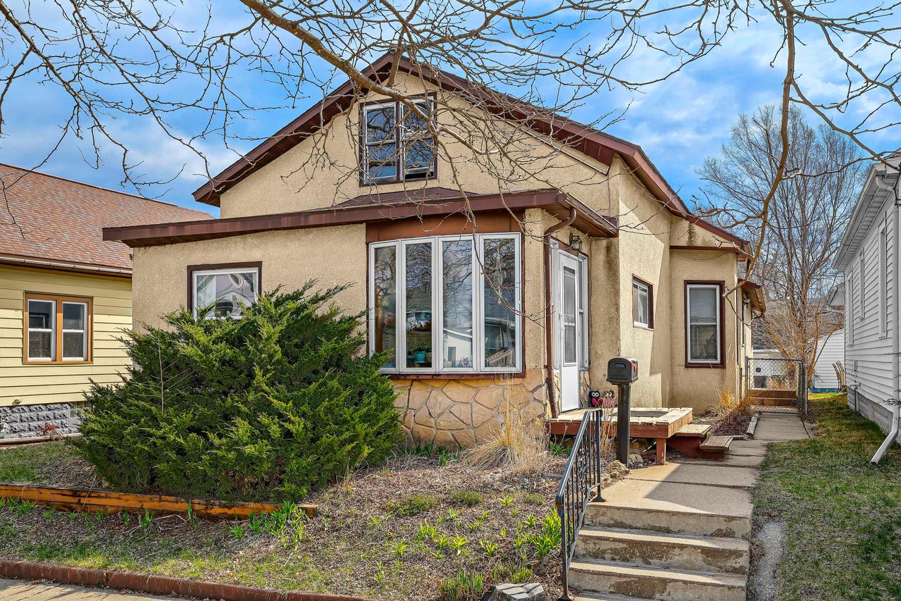 1710 Loomis St, La Crosse, WI 54603