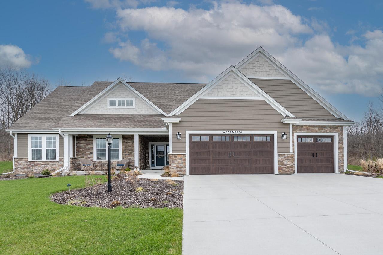W237N7524 Sedge Haven, Sussex, WI 53089