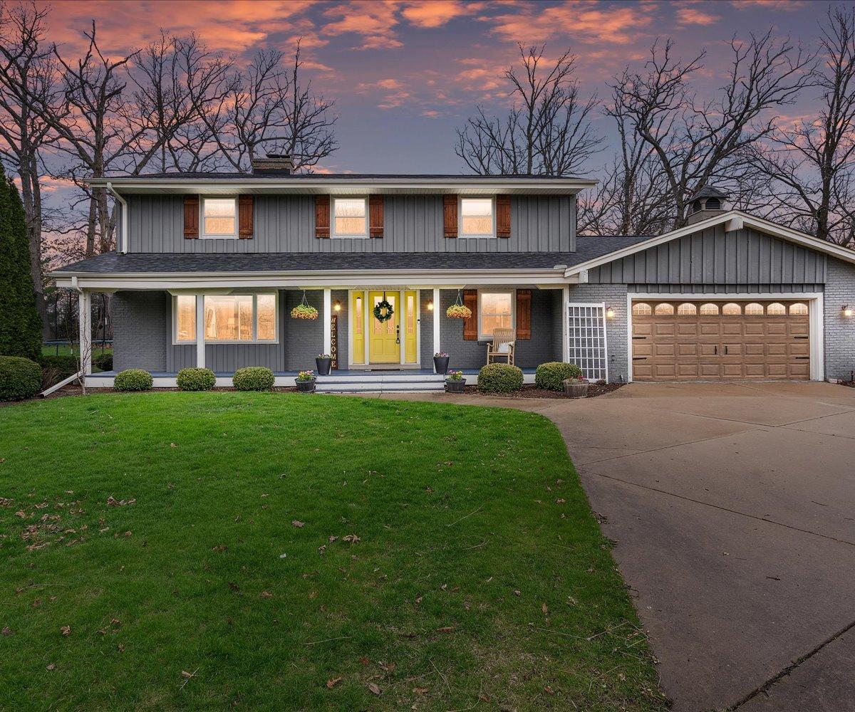 1921 Crestwood Dr, Raymond, WI 53108