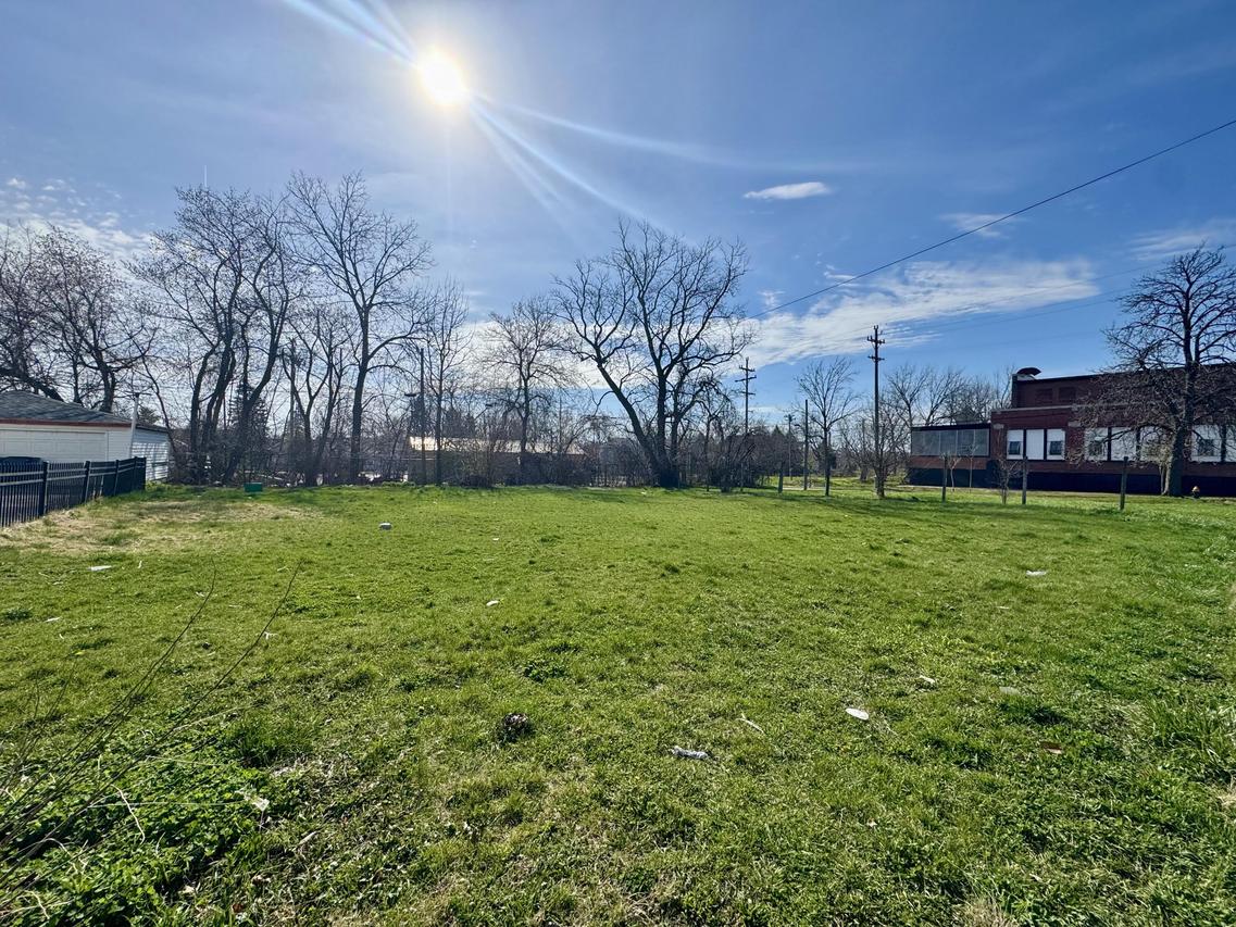 1239 Highland Ave, Racine, WI 53403