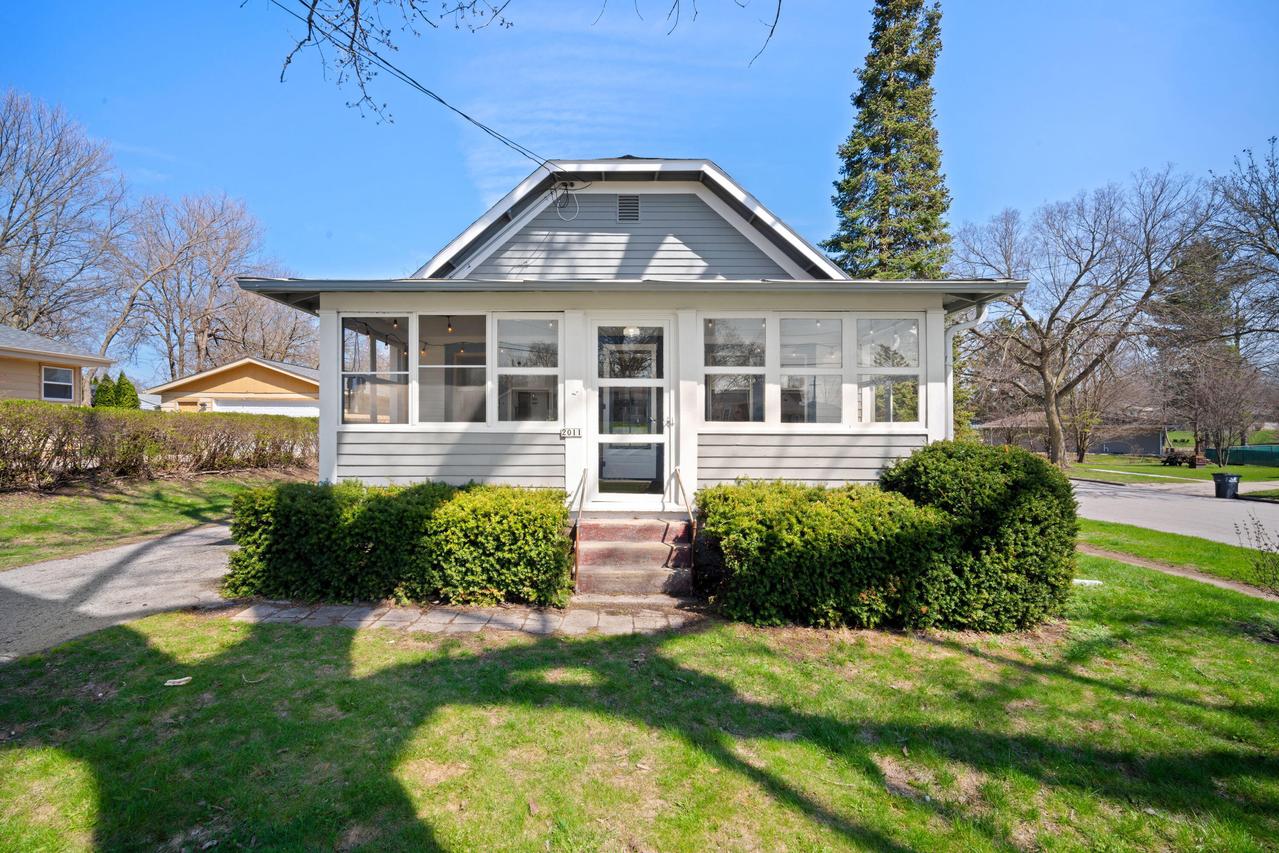 2011 Highland Ave, Waukesha, WI 53186