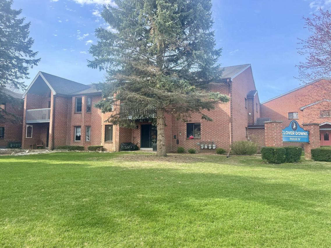 N58W23777 Hastings Ct #22, Sussex, WI 53089