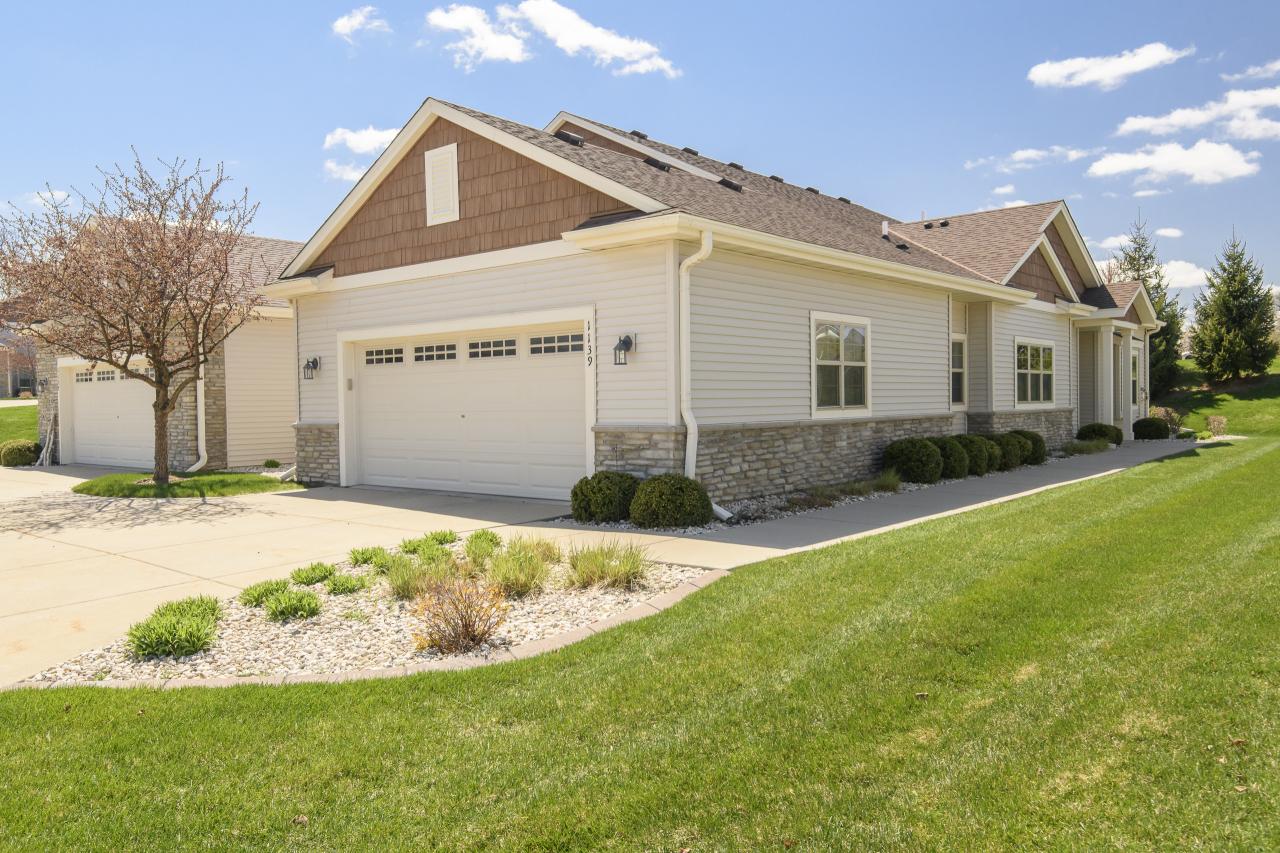 1139 Black Bear Dr #7, Mukwonago, WI 53149
