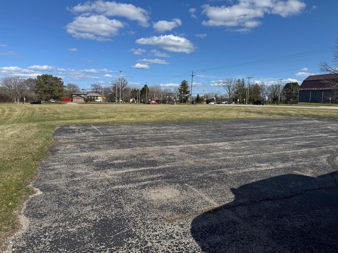 7626 W Donges Bay Rd, Mequon, WI 53097