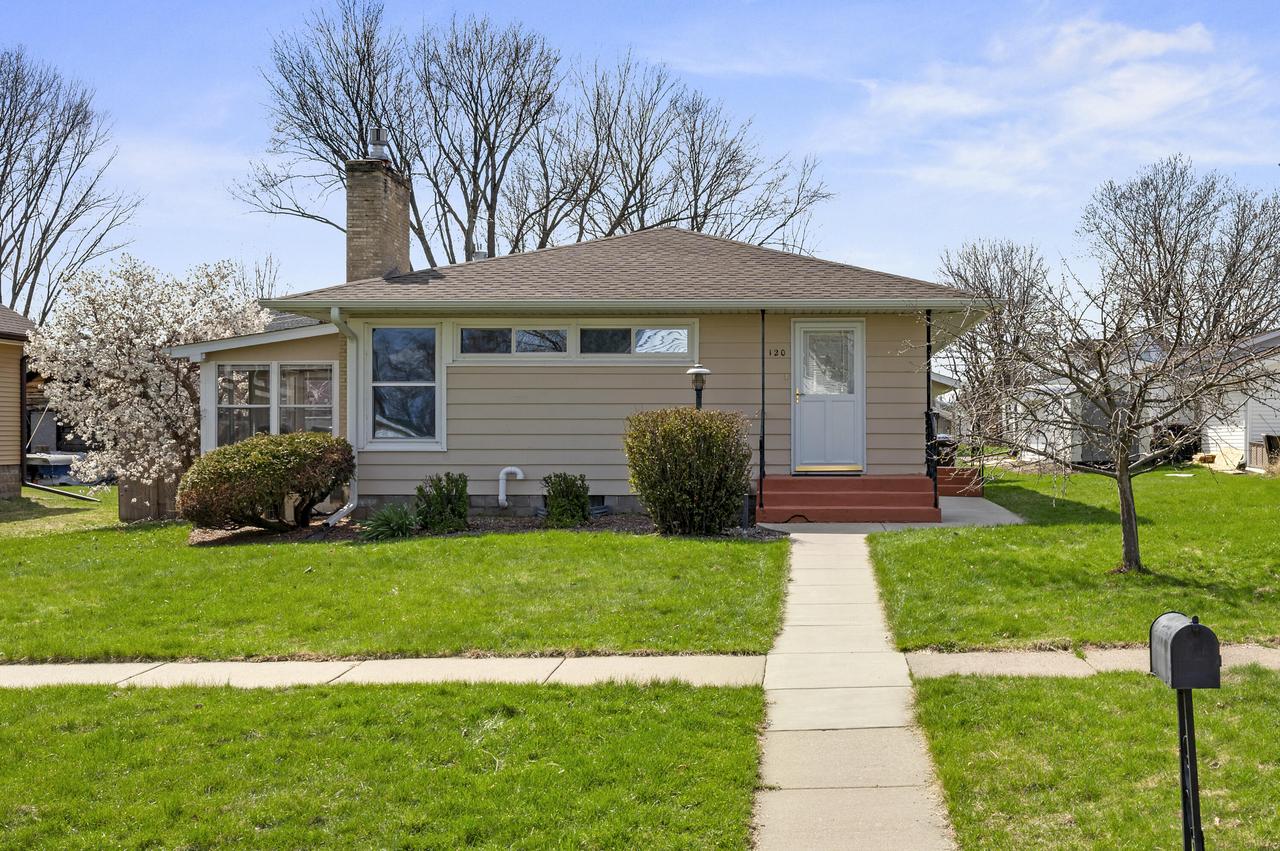120 Van Ness St, West Salem, WI 54669