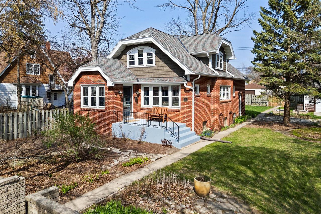 3162 S 55th St, Milwaukee, WI 53219