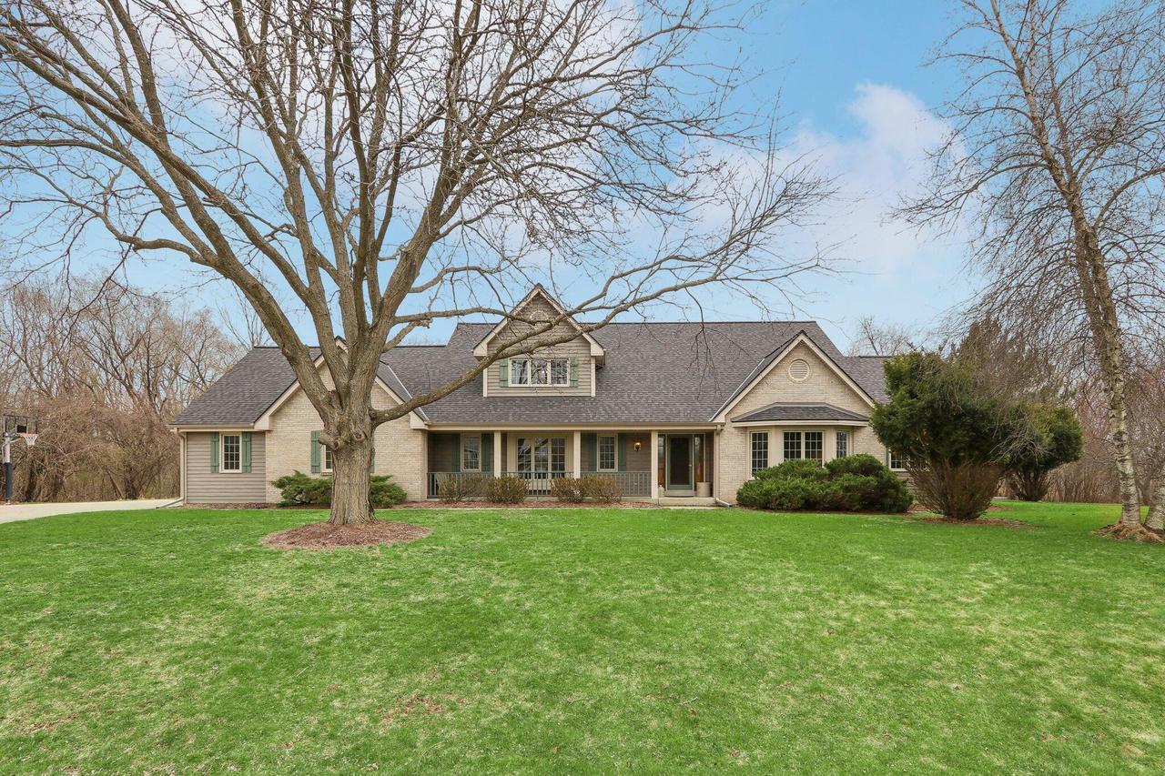 N62W38169 Westwinds Ct, Oconomowoc, WI 53066