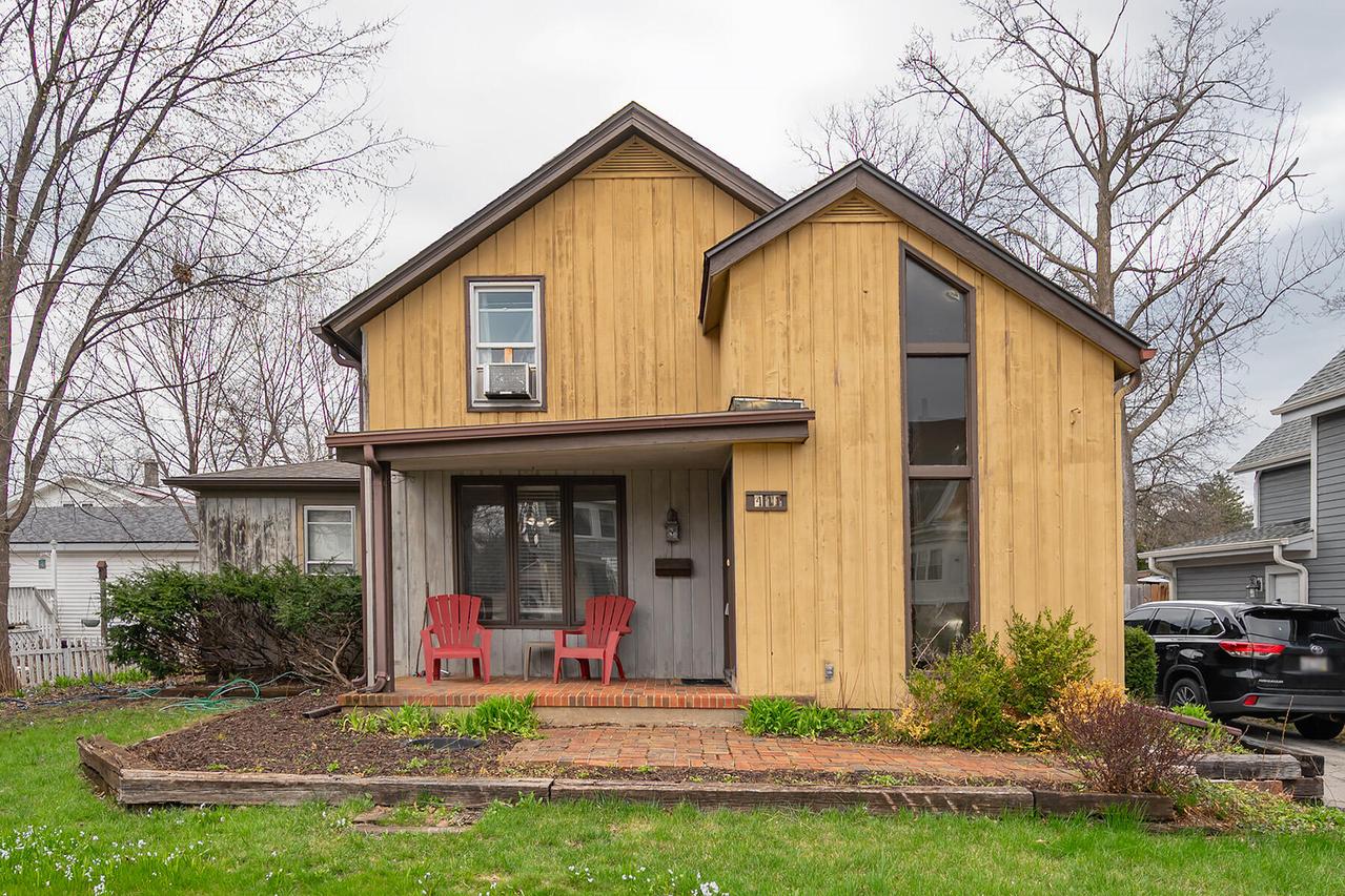 411 S Main St, Oconomowoc, WI 53066