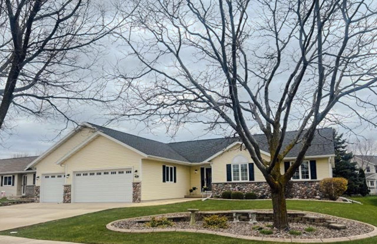 1238 Winchester Ave, Fond Du Lac, WI 54935