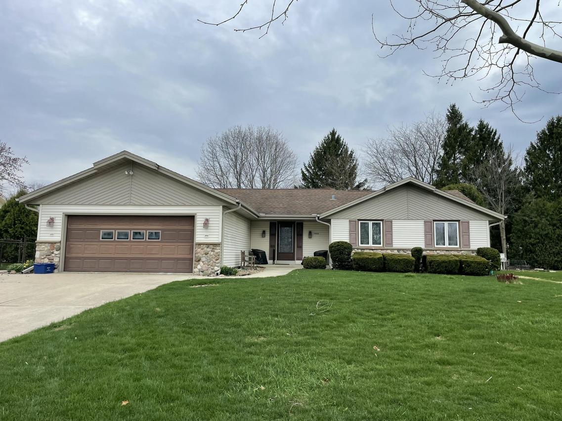 7855 S 83rd St, Franklin, WI 53132