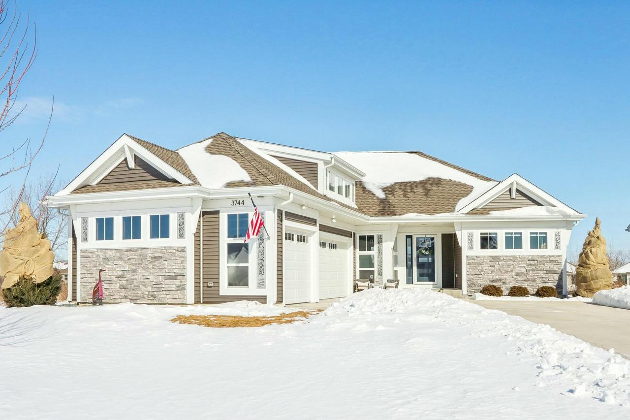 3744 Morris St, Caledonia, WI 53126