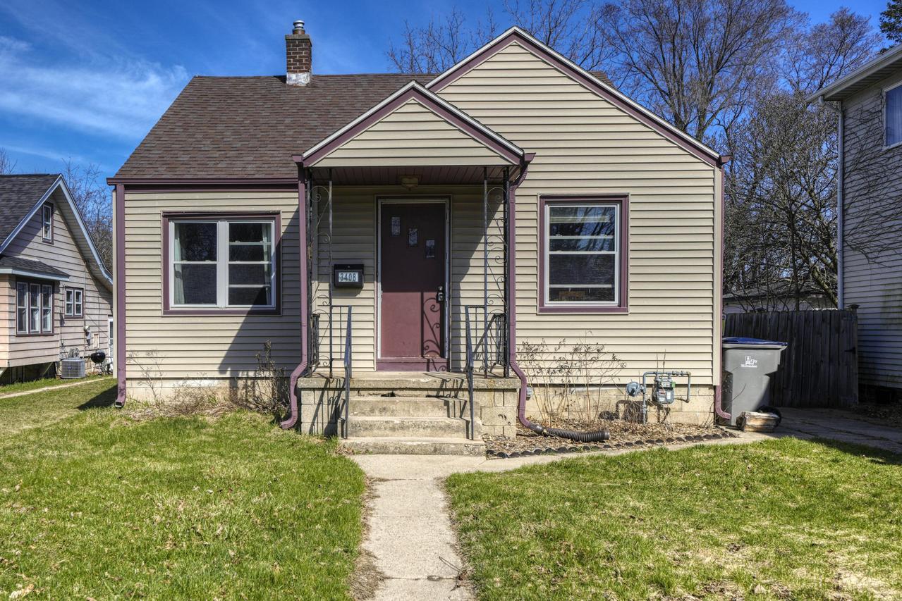 3408 S Howell Ave, Milwaukee, WI 53207