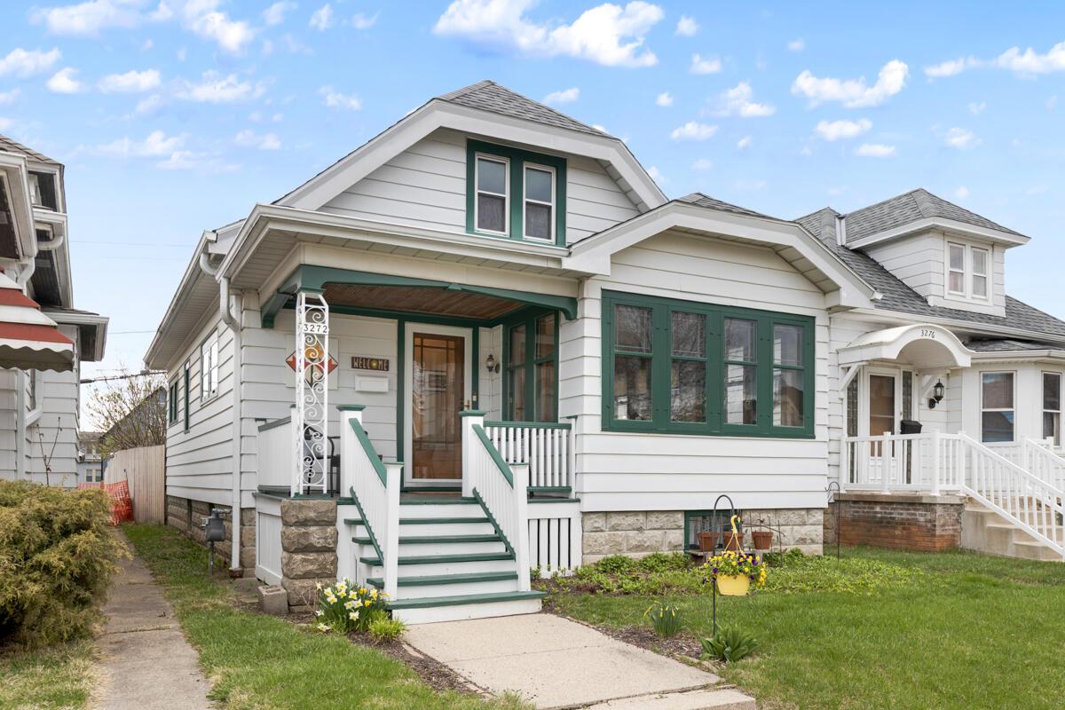 3272 S 15th Pl, Milwaukee, WI 53215