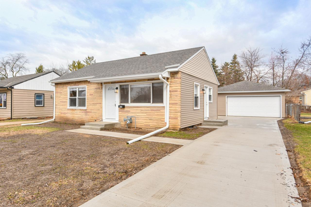 204 W Armour Ave, Milwaukee, WI 53207