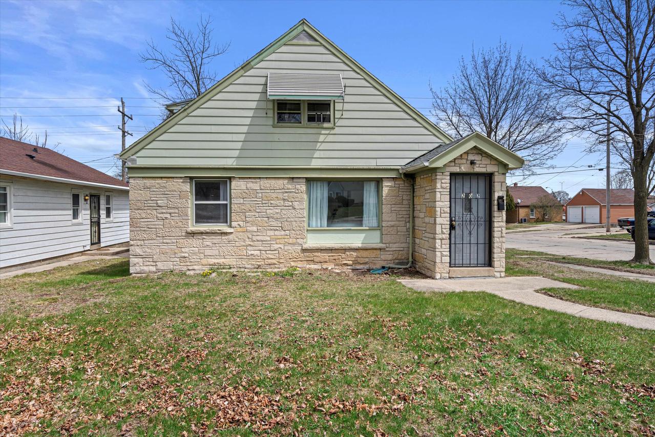7202 W Medford Ave, Milwaukee, WI 53218