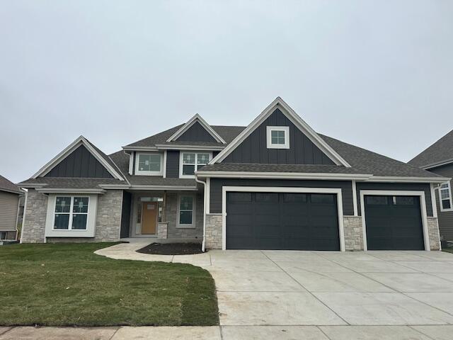 1629 Mohican Trl, Waukesha, WI 53189