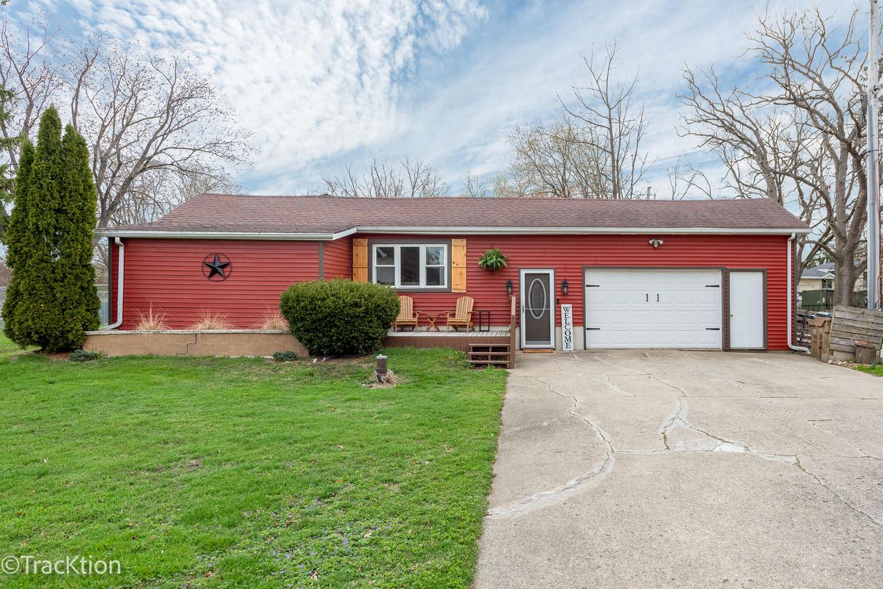 10035 29th Ave, Pleasant Prairie, WI 53158