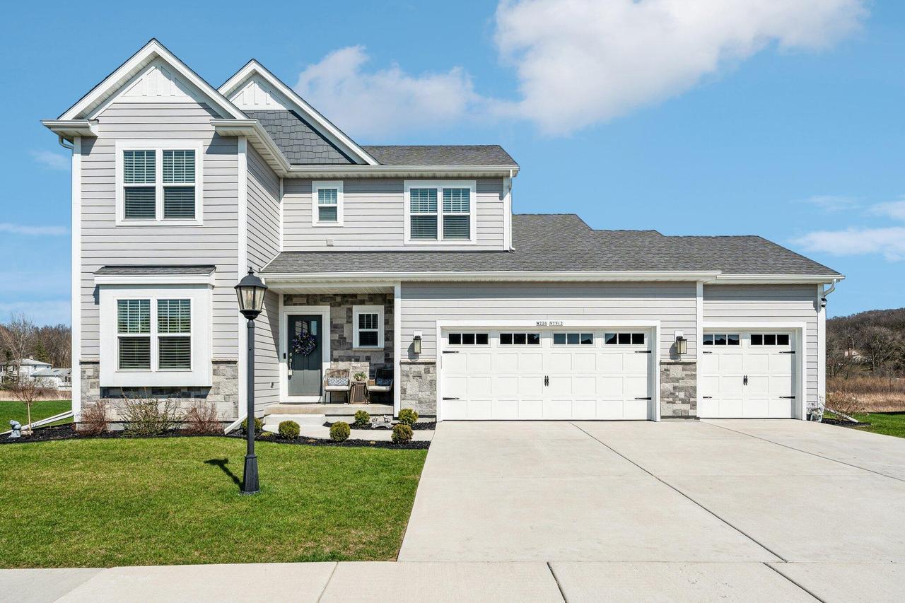 W226N7912 Timberland Dr, Sussex, WI 53089