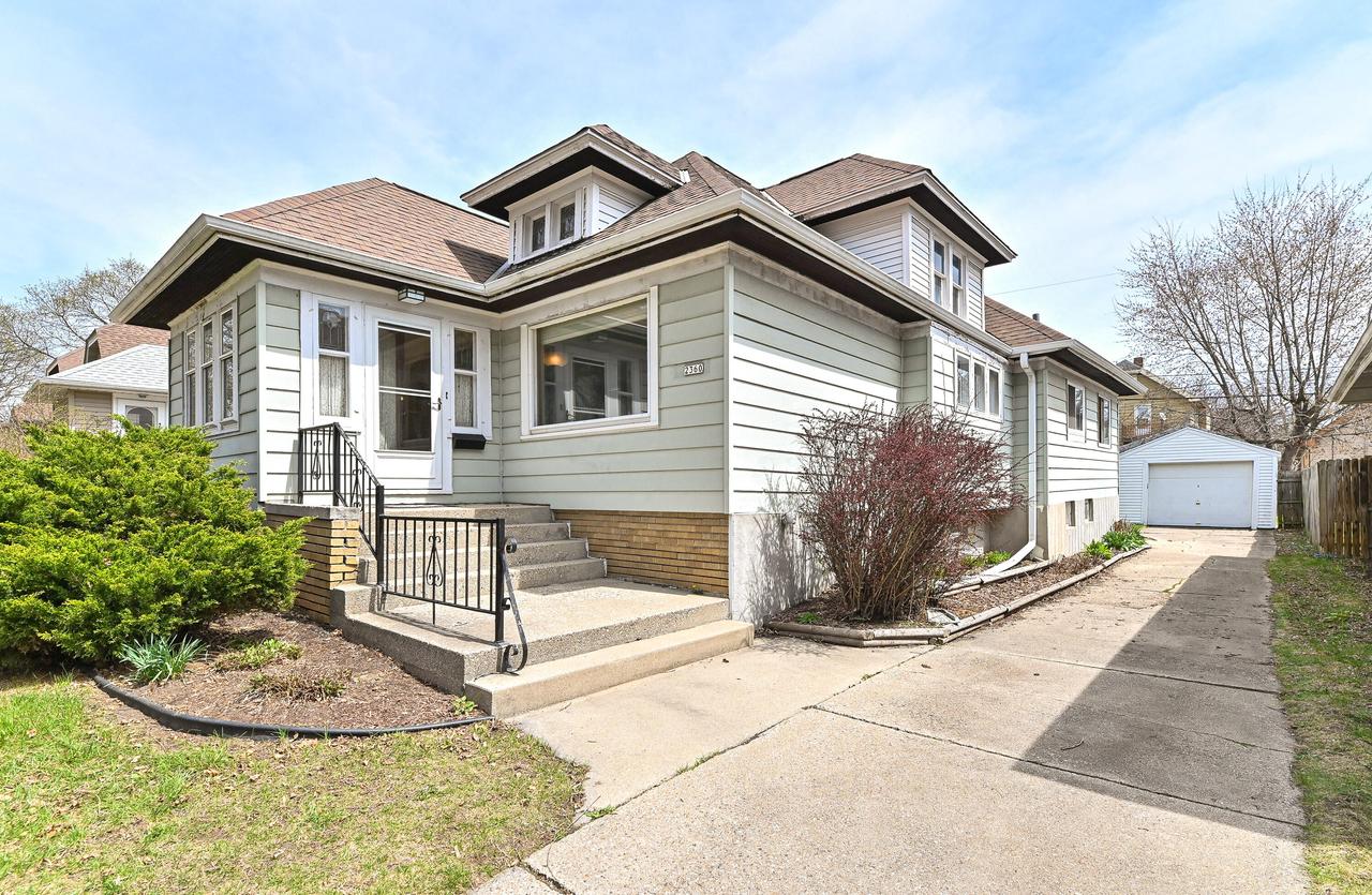 2360 N 68th St, Wauwatosa, WI 53213