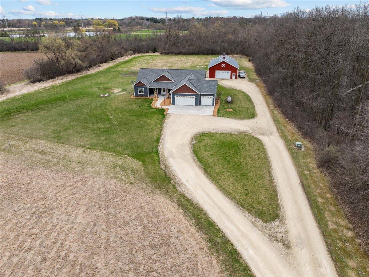 14018 N Davis Rd, Mequon, WI 53097
