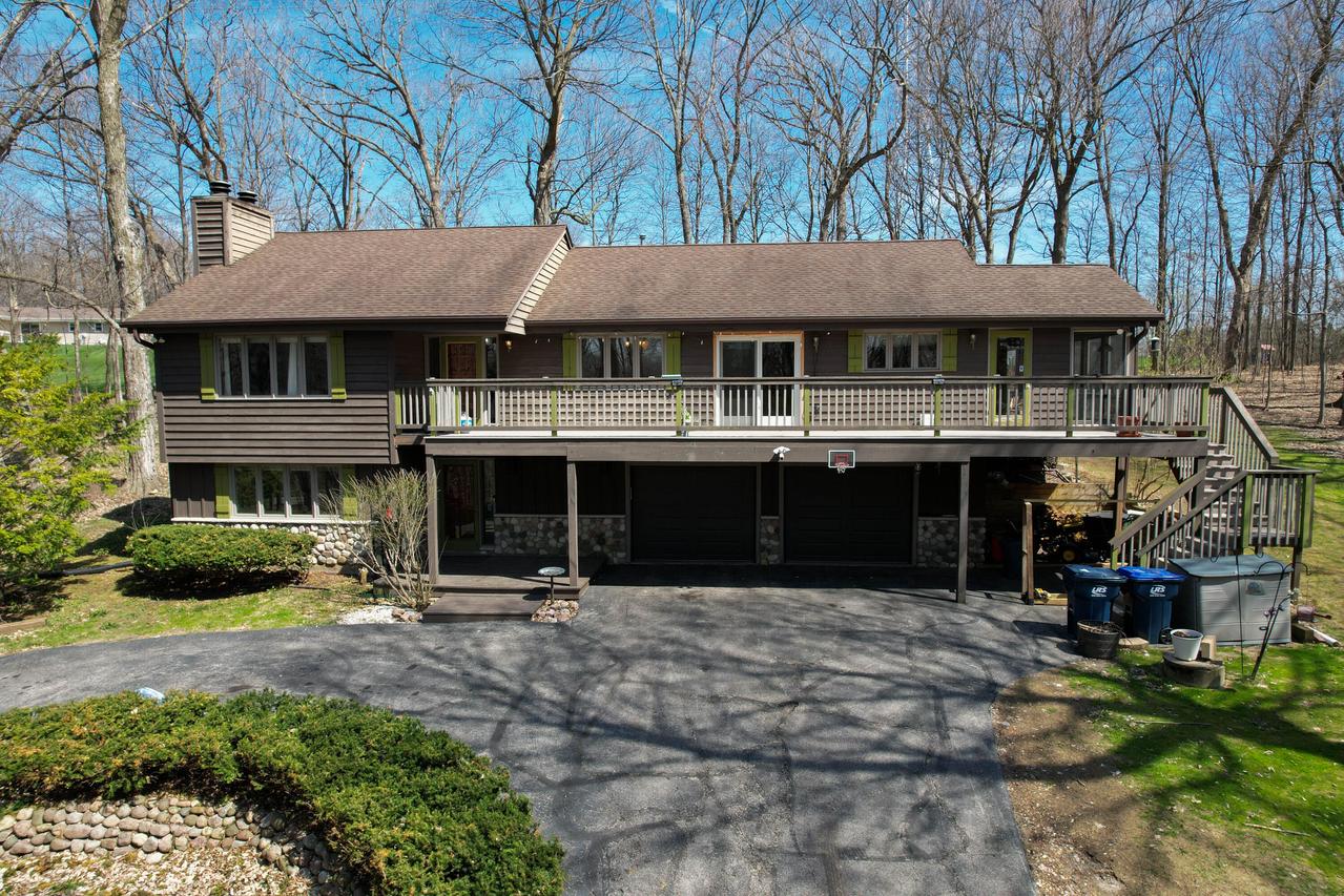 S44W22046 W Sun Ridge, Waukesha, WI 53189