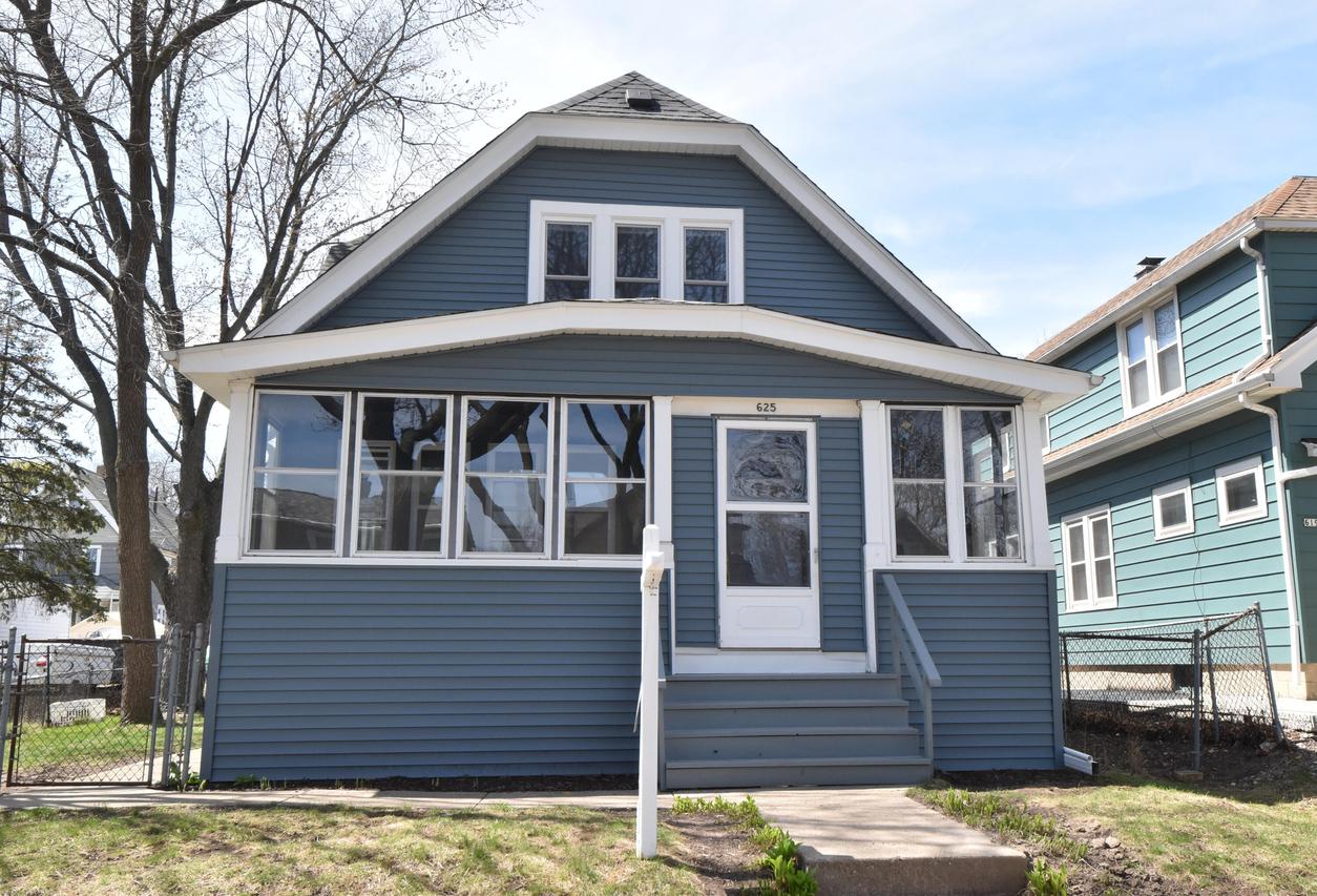 625 S 61st St, Milwaukee, WI 53214