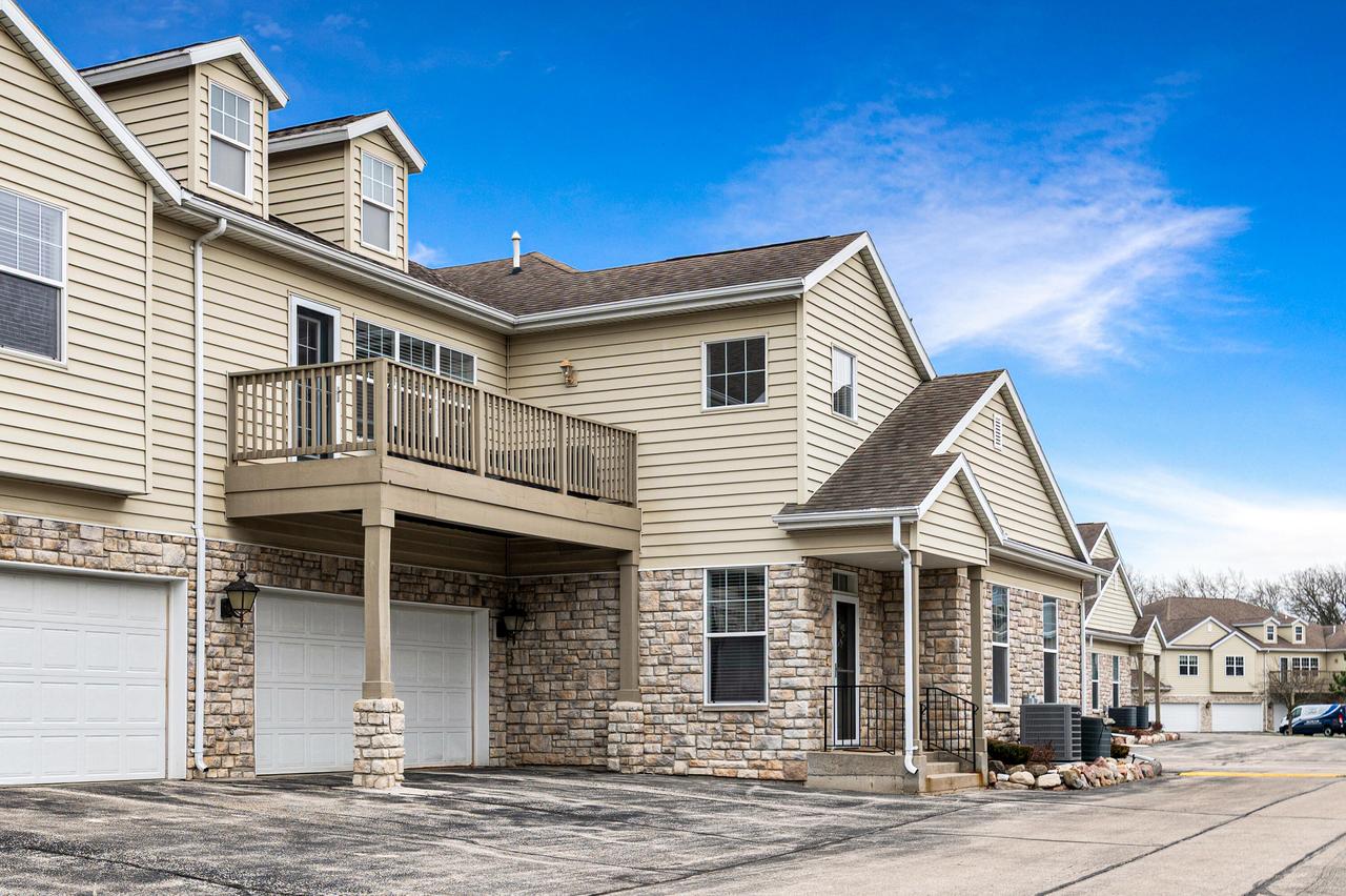 N17W26529 Meadowgrass Cir #D, Pewaukee, WI 53072