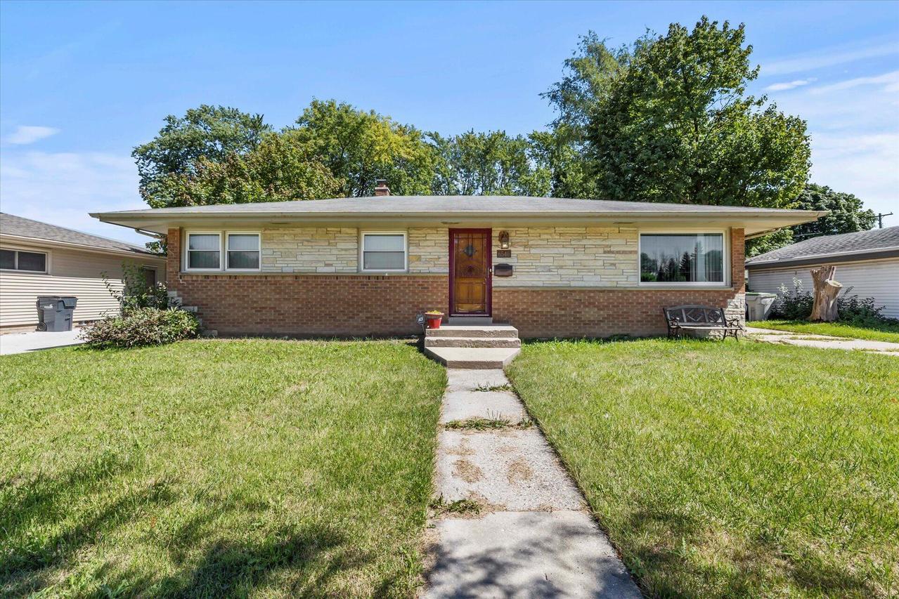 6540 N 91st St, Milwaukee, WI 53224