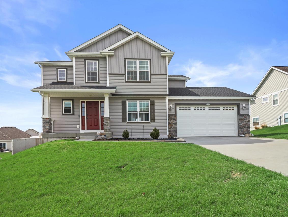 1425 Stoneridge Dr, Watertown, WI 53098