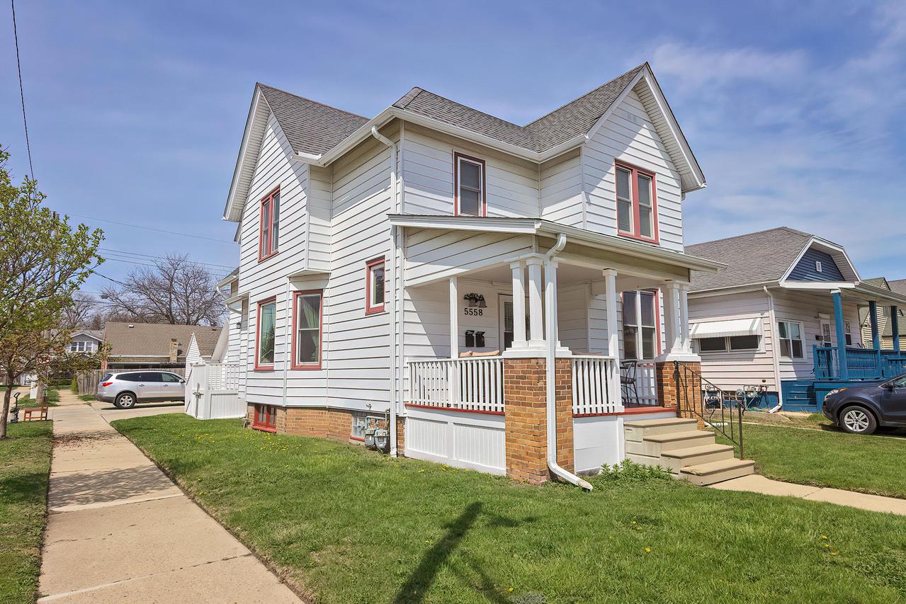 5558 33rd Ave, Kenosha, WI 53144
