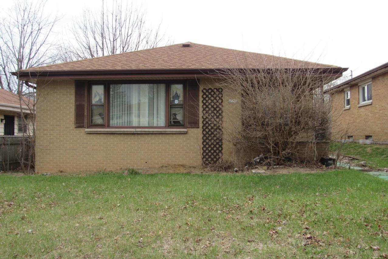 4652 N 71st St, Milwaukee, WI 53218