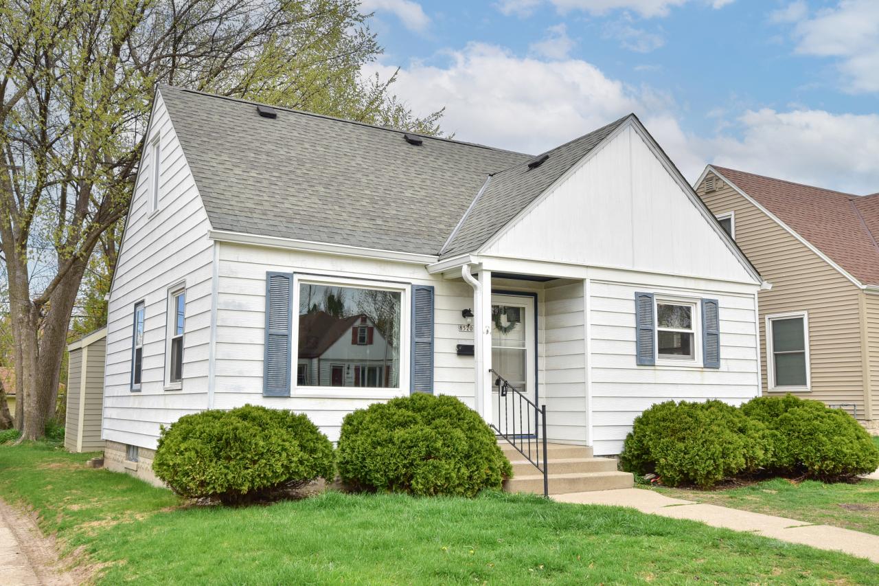 8520 W Hayes Ave, West Allis, WI 53227
