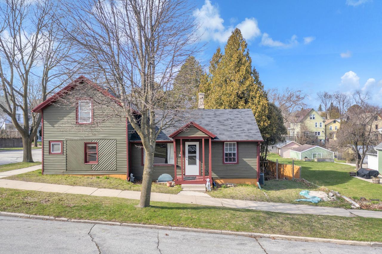 434 Ontario Ave, Sheboygan, WI 53081
