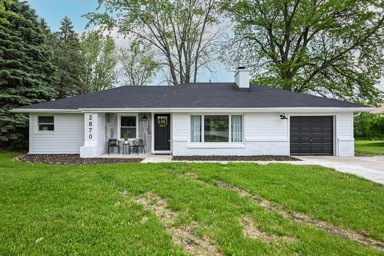2870 S Calhoun Rd, New Berlin, WI 53151