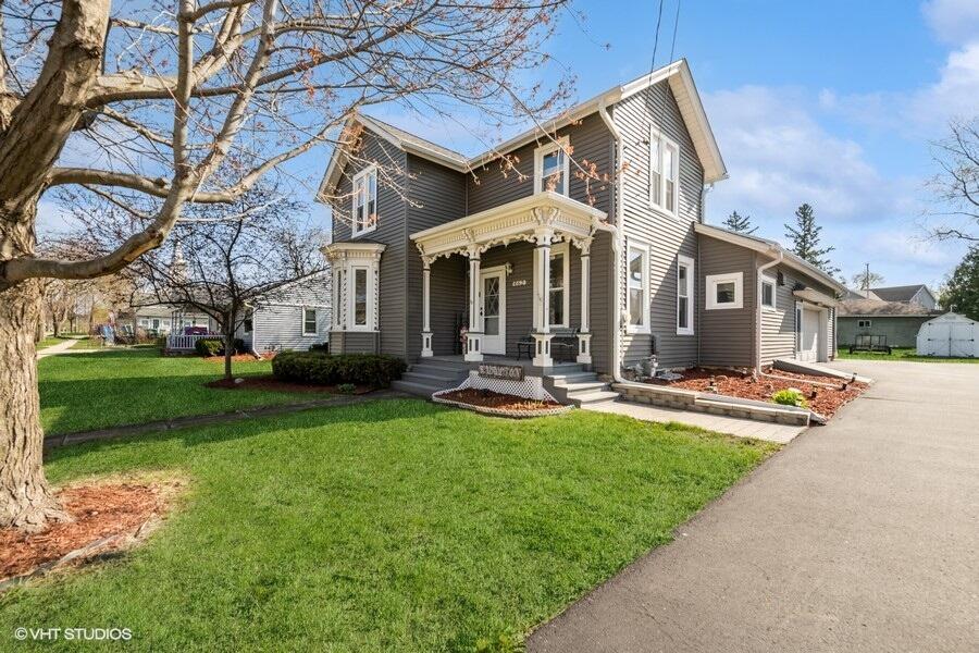 462 Freeman St, Genoa City, WI 53128