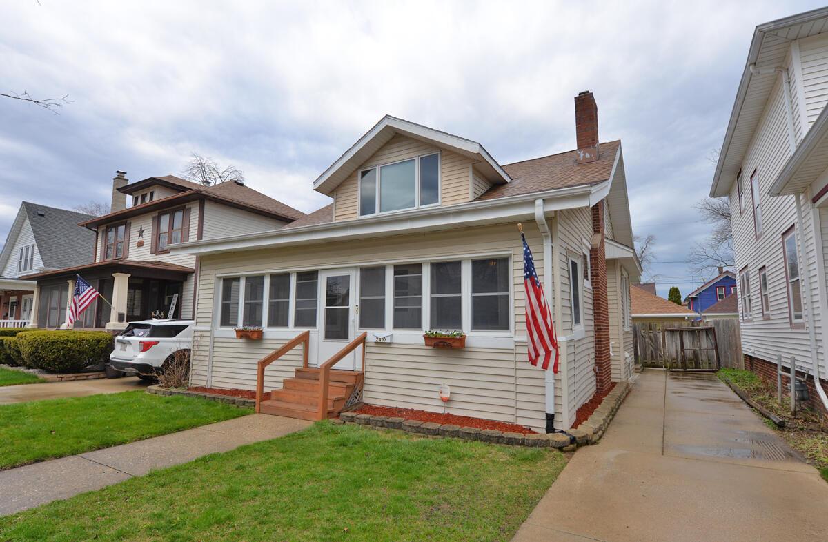 2410 Thor Ave, Racine, WI 53405